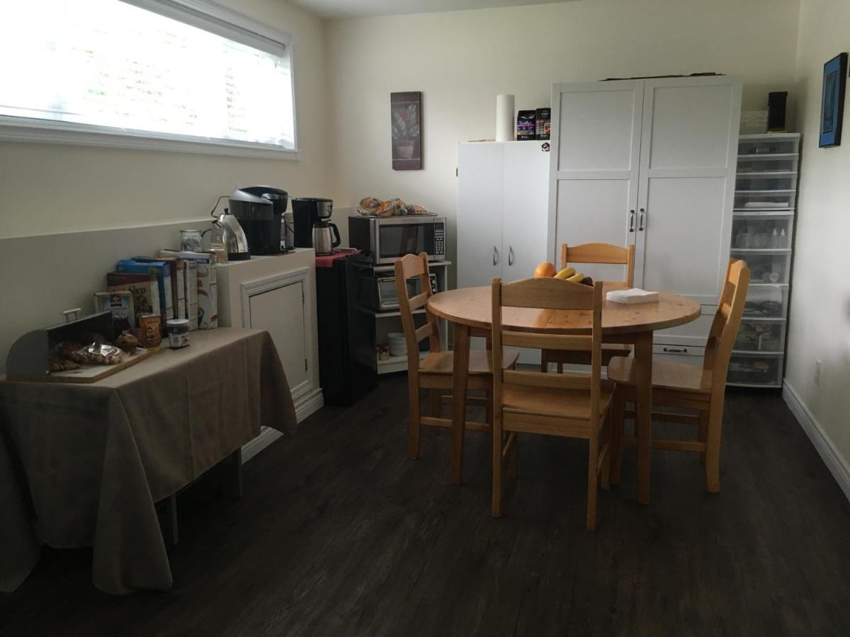 Bed and Breakfast Polar Nights Yellowknife Exterior foto